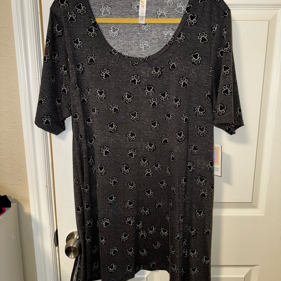LuLaRoe Black Short Sleeve Tunic Blouse - Picture 1 of 6